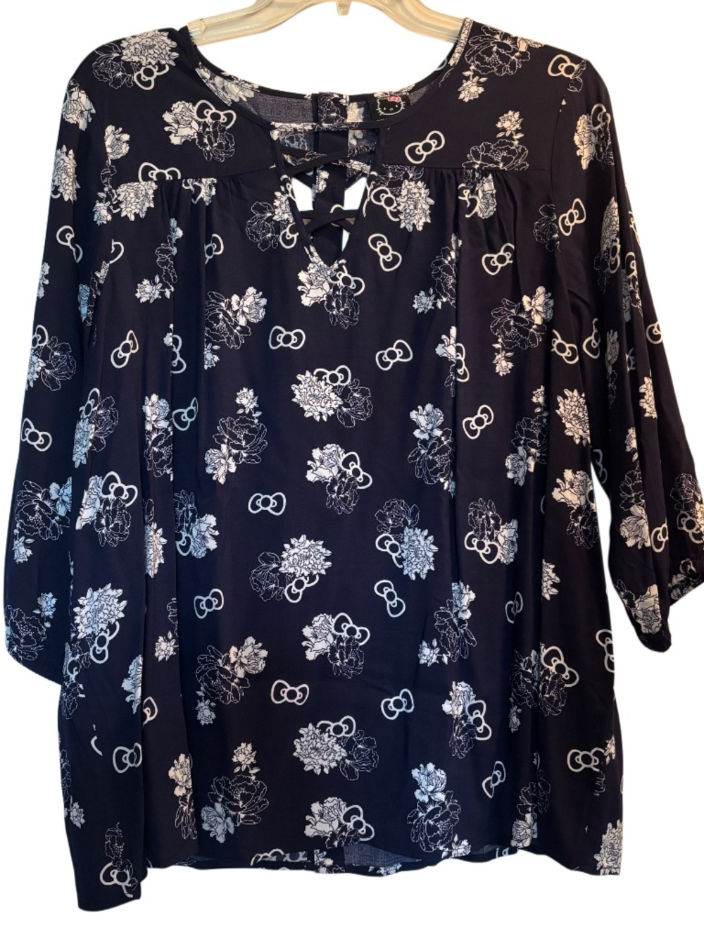 Torrid Sanrio Hello Kitty Floral Bow Blouse in Navy Sz 1